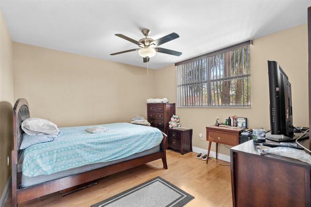 1830 N Lauderdale Avenue 4207, North Lauderdale, FL 33068