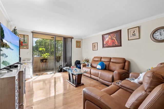 1830 N Lauderdale Avenue 4207, North Lauderdale, FL 33068