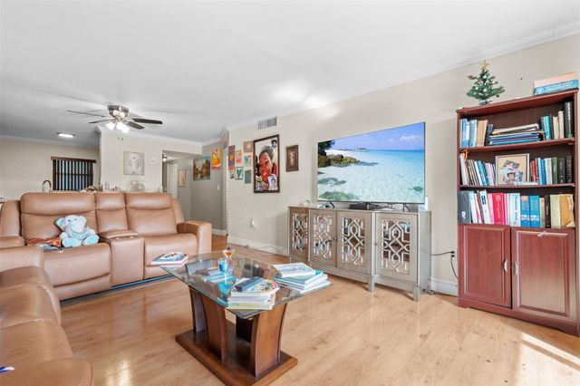 1830 N Lauderdale Avenue 4207, North Lauderdale, FL 33068