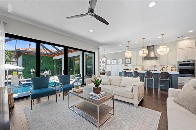 8039 Hobbes Way, Palm Beach Gardens, FL 33418