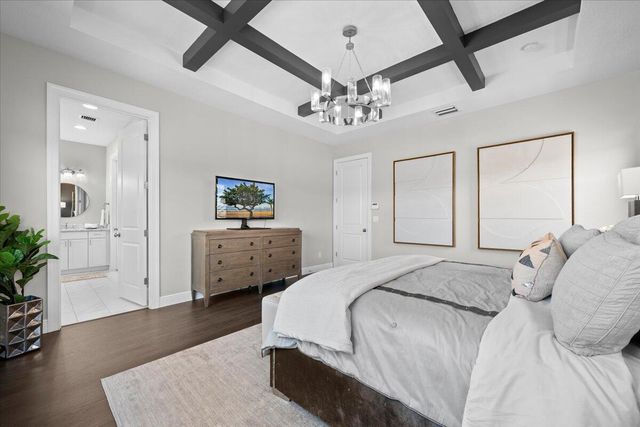 8039 Hobbes Way, Palm Beach Gardens, FL 33418