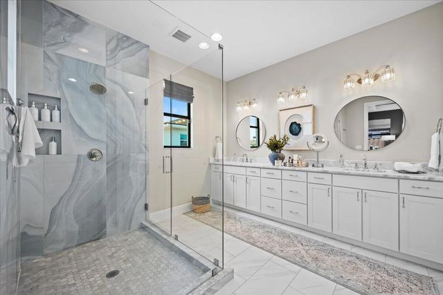 8039 Hobbes Way, Palm Beach Gardens, FL 33418