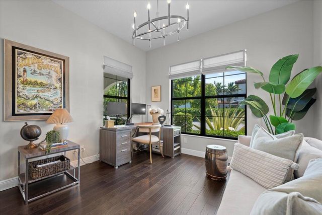 8039 Hobbes Way, Palm Beach Gardens, FL 33418
