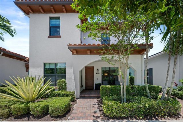 8039 Hobbes Way, Palm Beach Gardens, FL 33418
