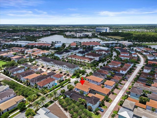 8039 Hobbes Way, Palm Beach Gardens, FL 33418