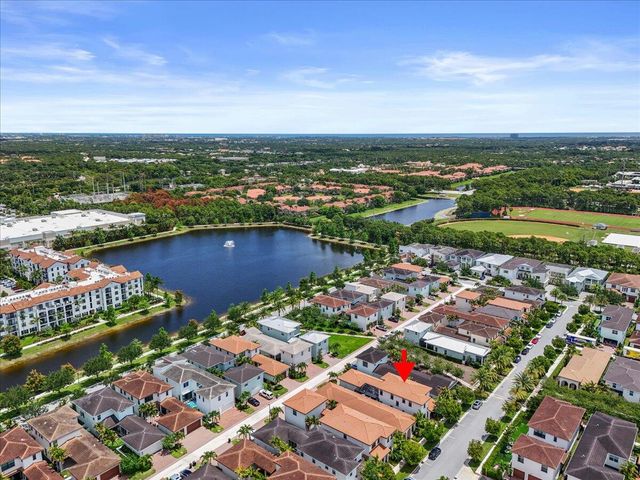 8039 Hobbes Way, Palm Beach Gardens, FL 33418