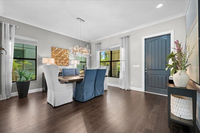 8039 Hobbes Way, Palm Beach Gardens, FL 33418