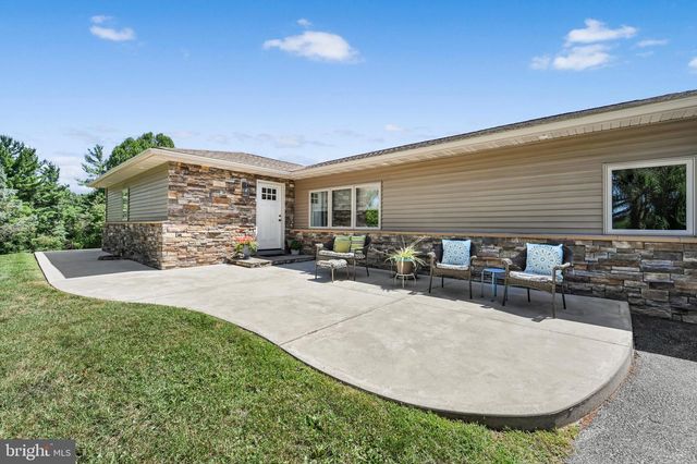 130 CLEARFIELD LN, Reading, PA 19608