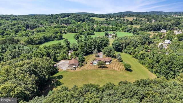 130 CLEARFIELD LN, Reading, PA 19608