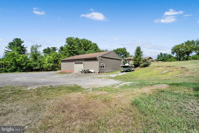 130 CLEARFIELD LN, Reading, PA 19608