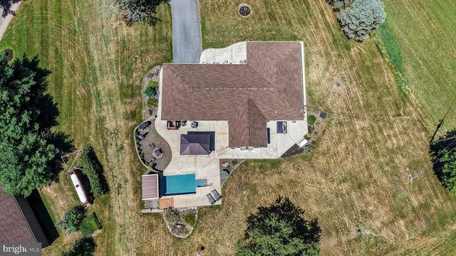130 CLEARFIELD LN, Reading, PA 19608