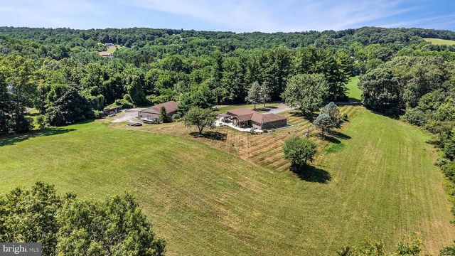 130 CLEARFIELD LN, Reading, PA 19608