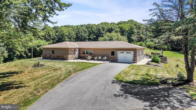 130 CLEARFIELD LN, Reading, PA 19608