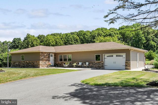 130 CLEARFIELD LN, Reading, PA 19608