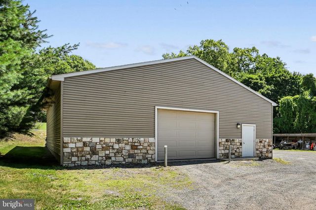 130 CLEARFIELD LN, Reading, PA 19608