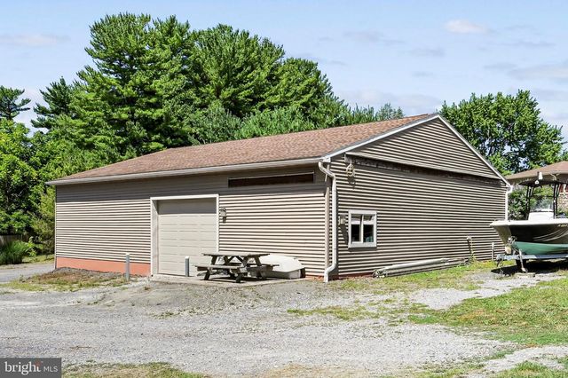 130 CLEARFIELD LN, Reading, PA 19608