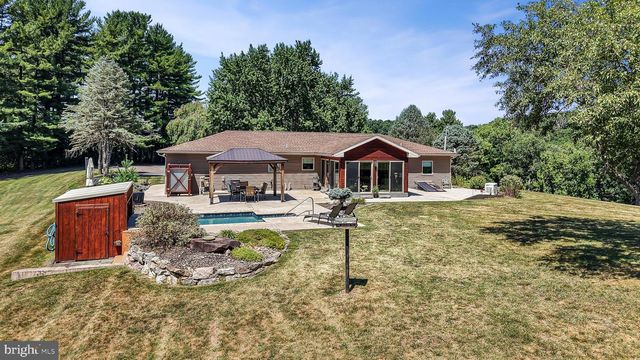130 CLEARFIELD LN, Reading, PA 19608