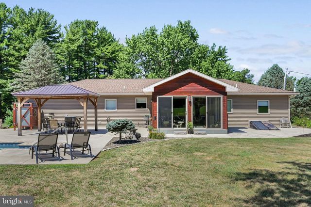 130 CLEARFIELD LN, Reading, PA 19608