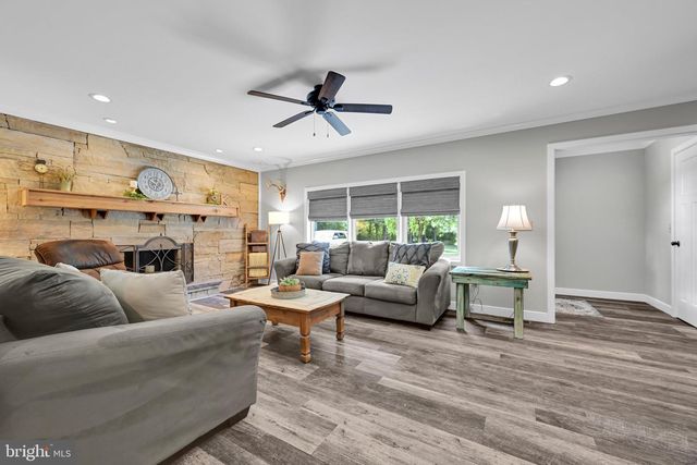 130 CLEARFIELD LN, Reading, PA 19608