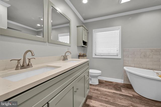 130 CLEARFIELD LN, Reading, PA 19608