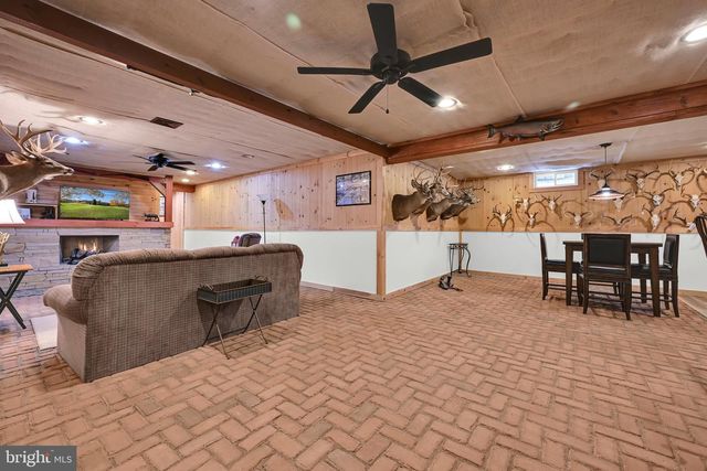 130 CLEARFIELD LN, Reading, PA 19608