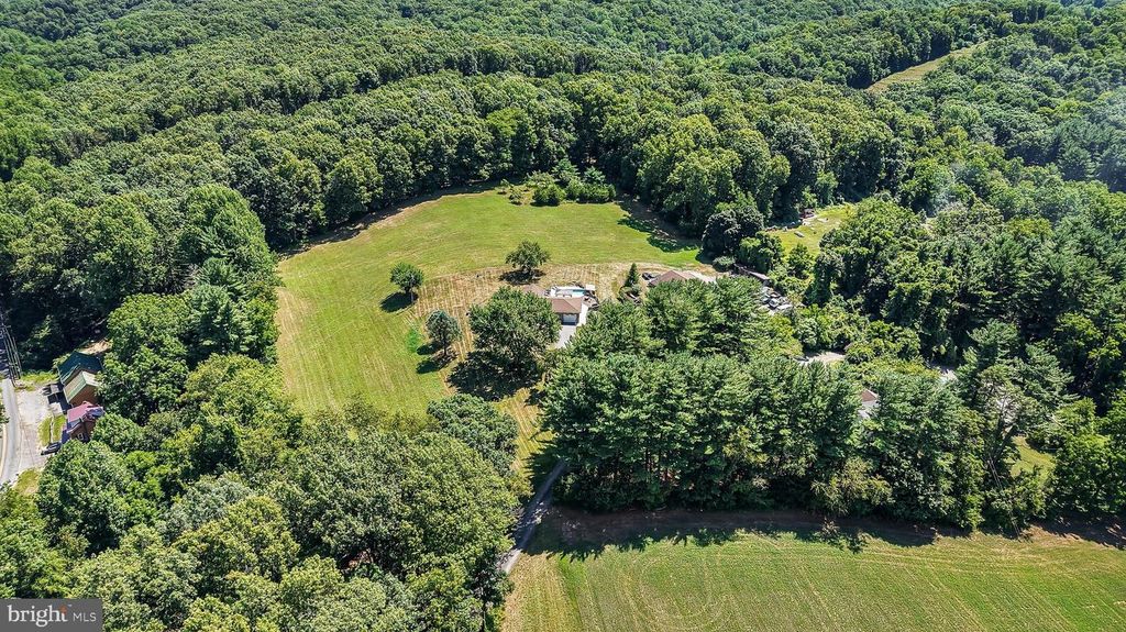 130 CLEARFIELD LN, Reading, PA 19608
