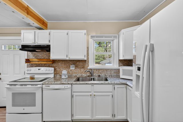 508 Maple Street, Three Rivers, MI 49093