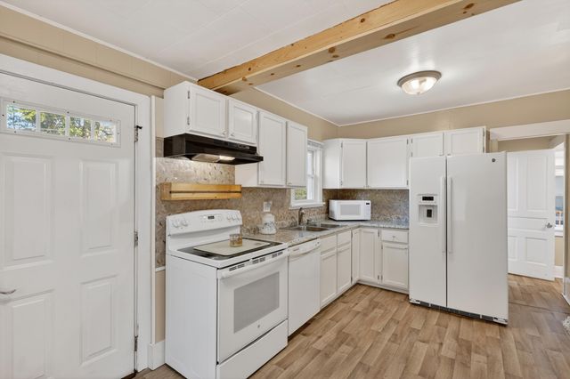 508 Maple Street, Three Rivers, MI 49093