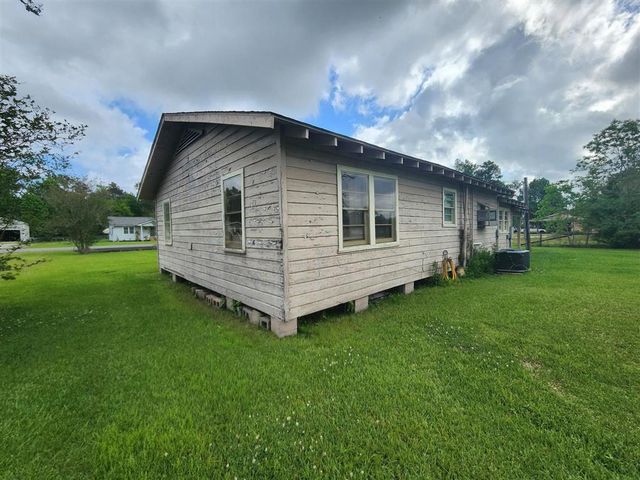 863 Cooley Road, Moss Bluff, LA 70611