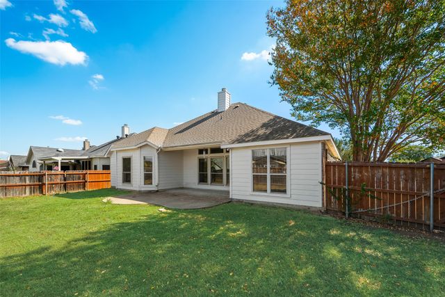 115 Fort Edward Drive, Arlington, TX 76002