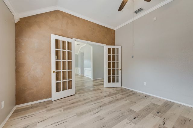 115 Fort Edward Drive, Arlington, TX 76002