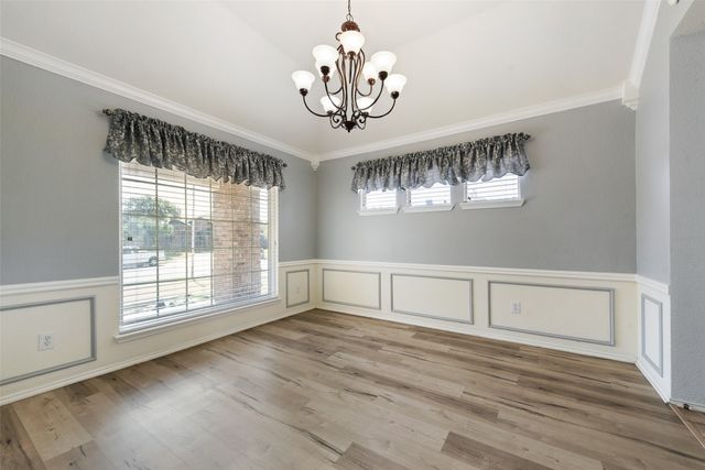 115 Fort Edward Drive, Arlington, TX 76002