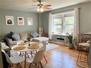 124 Woodside Green Street 3B, Stamford, CT 06901