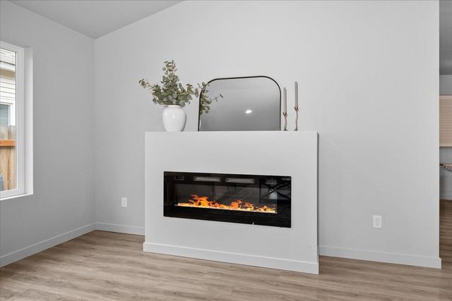 820 E Crown Ave, Spokane, WA 99207