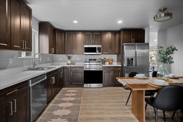 820 E Crown Ave, Spokane, WA 99207