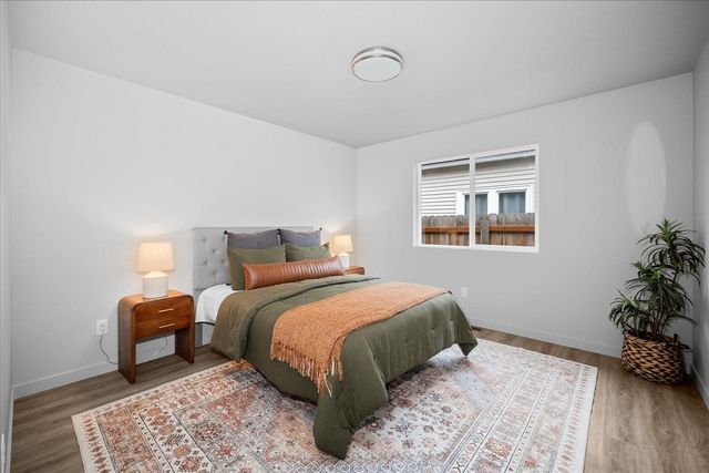 820 E Crown Ave, Spokane, WA 99207