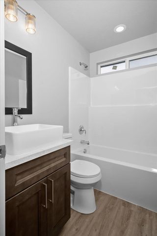 820 E Crown Ave, Spokane, WA 99207