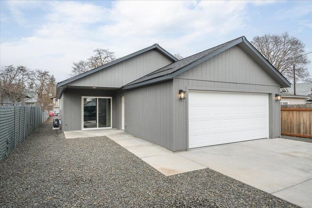 820 E Crown Ave, Spokane, WA 99207