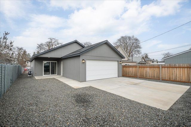 820 E Crown Ave, Spokane, WA 99207