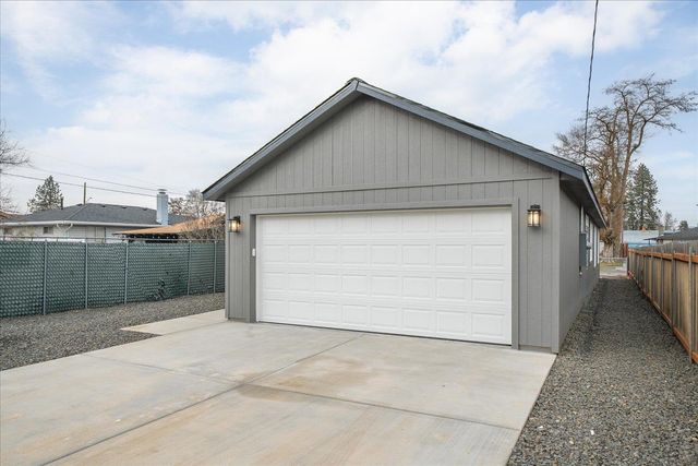 820 E Crown Ave, Spokane, WA 99207