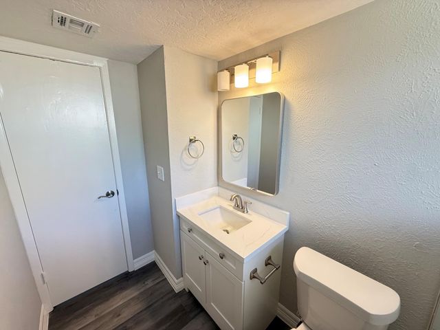 6431 Harcourt Drive, Houston, TX 77016