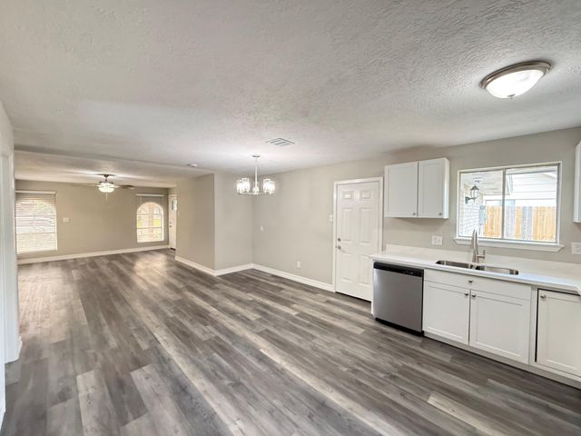 6431 Harcourt Drive, Houston, TX 77016