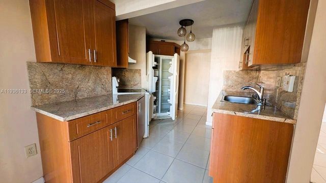 1820 W 53rd St 205, Hialeah, FL 33012