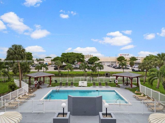 1820 W 53rd St 205, Hialeah, FL 33012