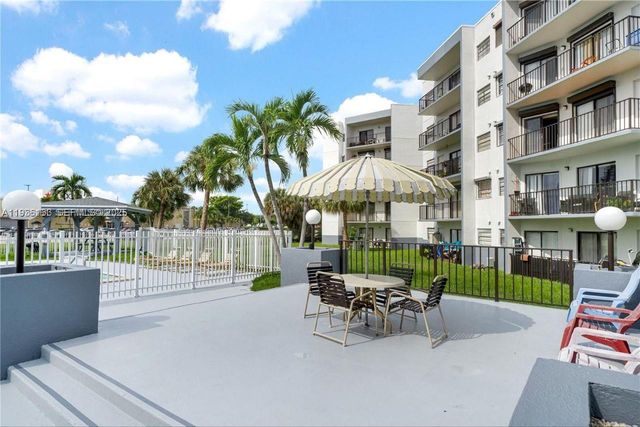 1820 W 53rd St 205, Hialeah, FL 33012
