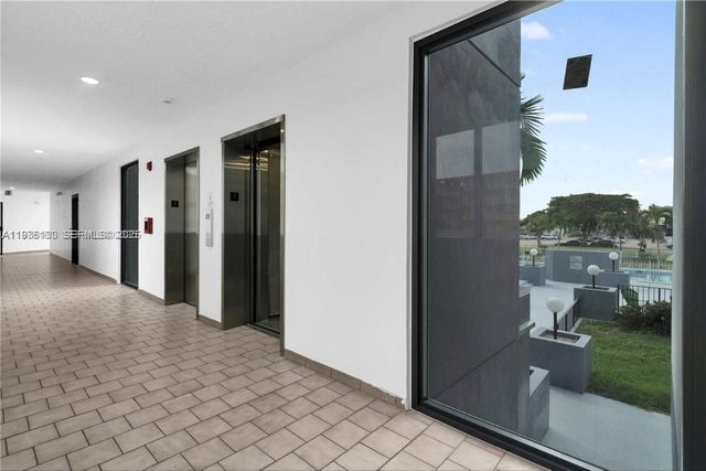 1820 W 53rd St 205, Hialeah, FL 33012