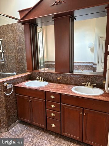 101 ROBERT RD, Wyomissing, PA 19610