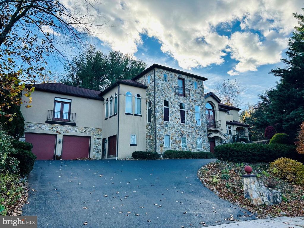 101 ROBERT RD, Wyomissing, PA 19610