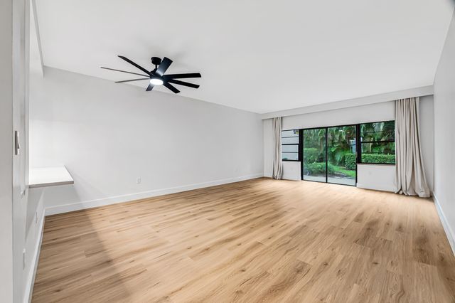 6670 VILLA SONRISA Drive 213, Boca Raton, FL 33433