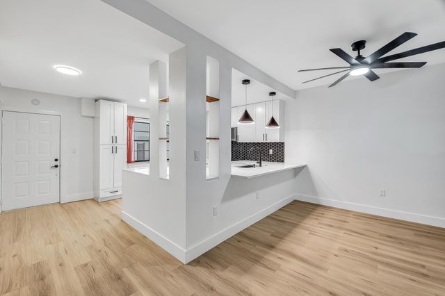6670 VILLA SONRISA Drive 213, Boca Raton, FL 33433